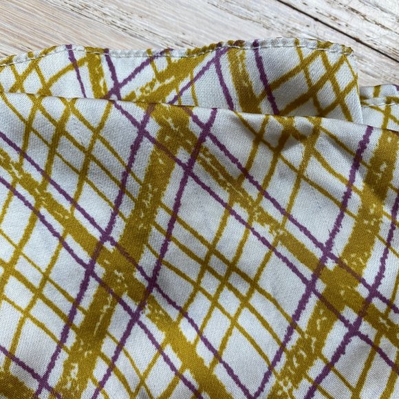 Lush satin flowy, flippy with soft pleats & flouncy hem mini skirt-size sm/med - Picture 5 of 7